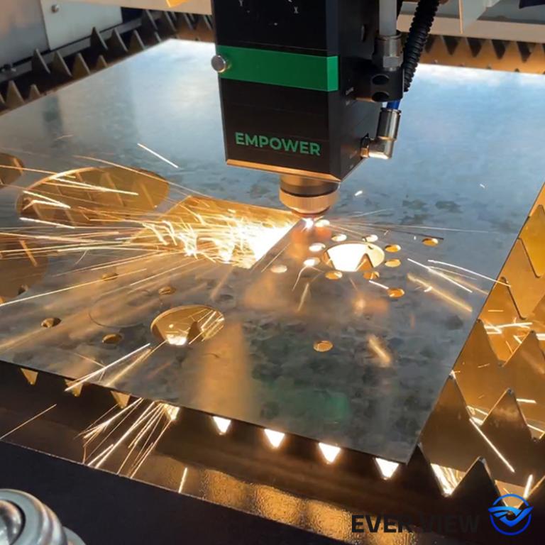 Jak maszyny do cięcia laserowego osiągają wysoką precyzję obróbki: EVER VIEW Machinery demontuje kluczowe punkty procesu.