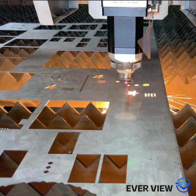 Maszyny do cięcia laserowego umożliwiają przetwarzanie sprzętu; EVER VIEW pozwala na precyzyjne cięcie wsadowe małych produktów metalowych.